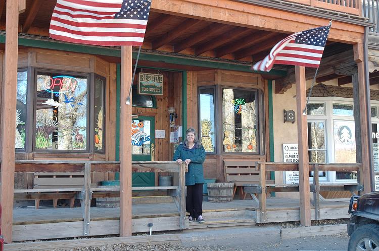 ouray0032.jpg - True Grit - Had to stop and get a burger