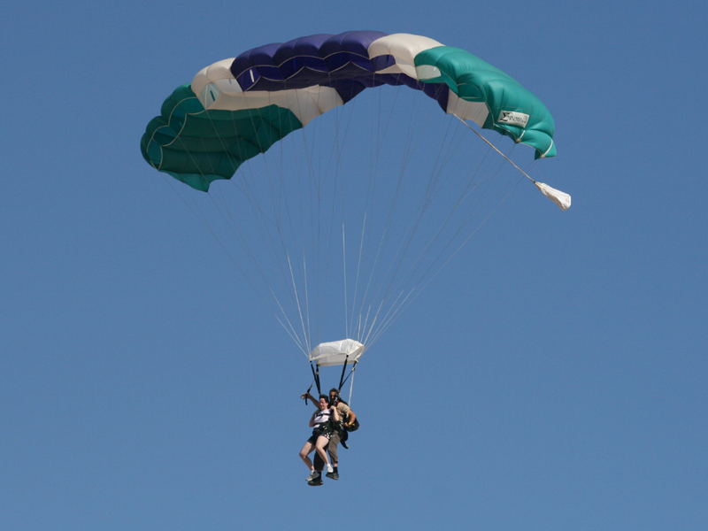SkyDive_1686-c.jpg